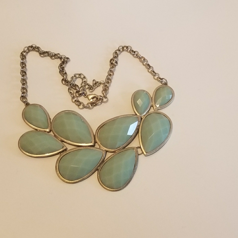 Charming Charlie Mint Green leaf necklace - Picture 2 of 9